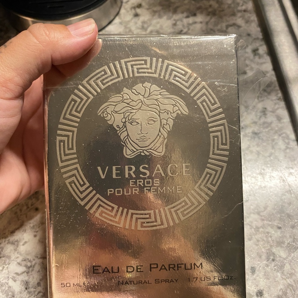 Versace Eros Pour Femme Gold Packaging
